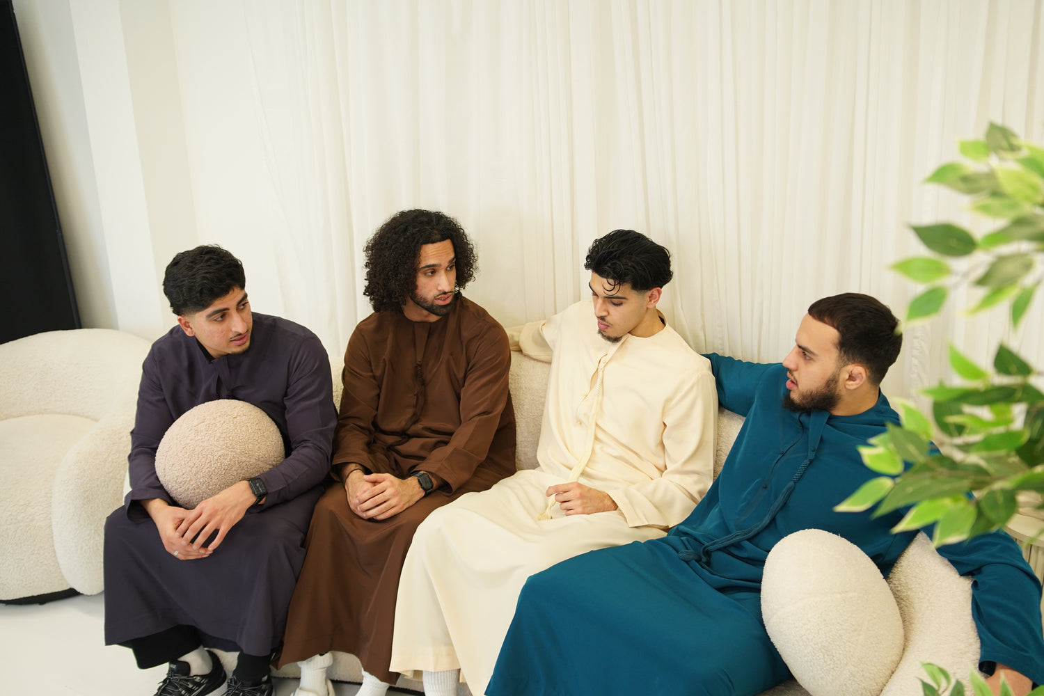 Premium Emirati Thobes