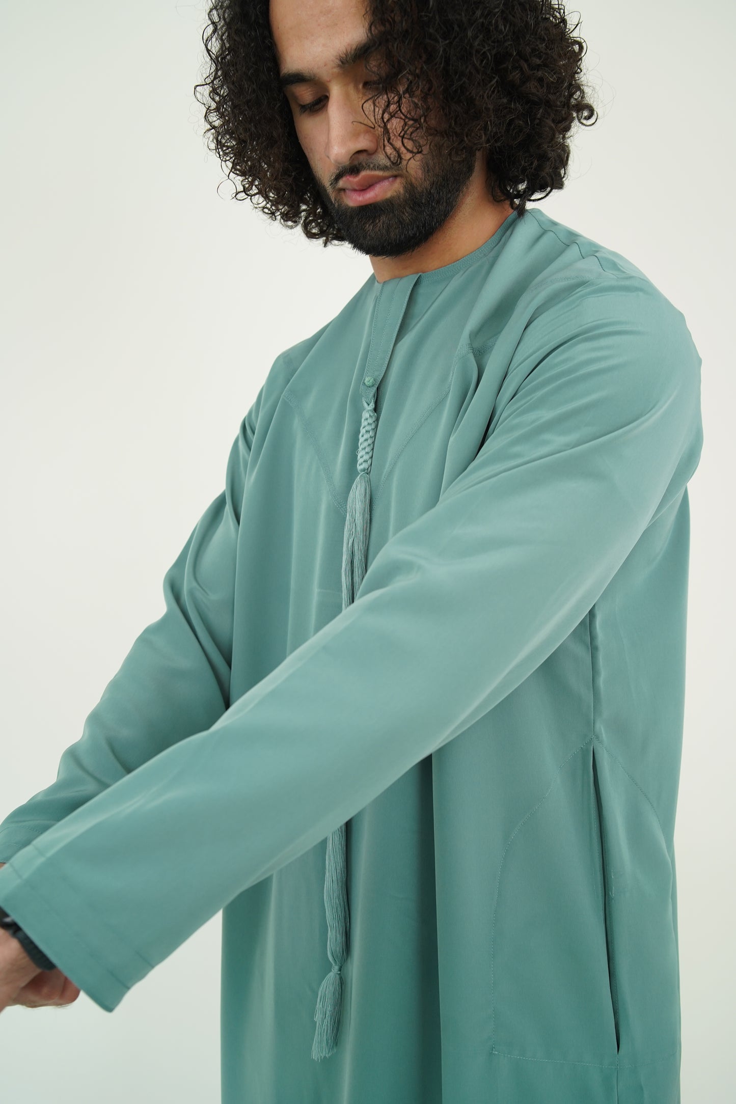 Premium Emirati Thobes